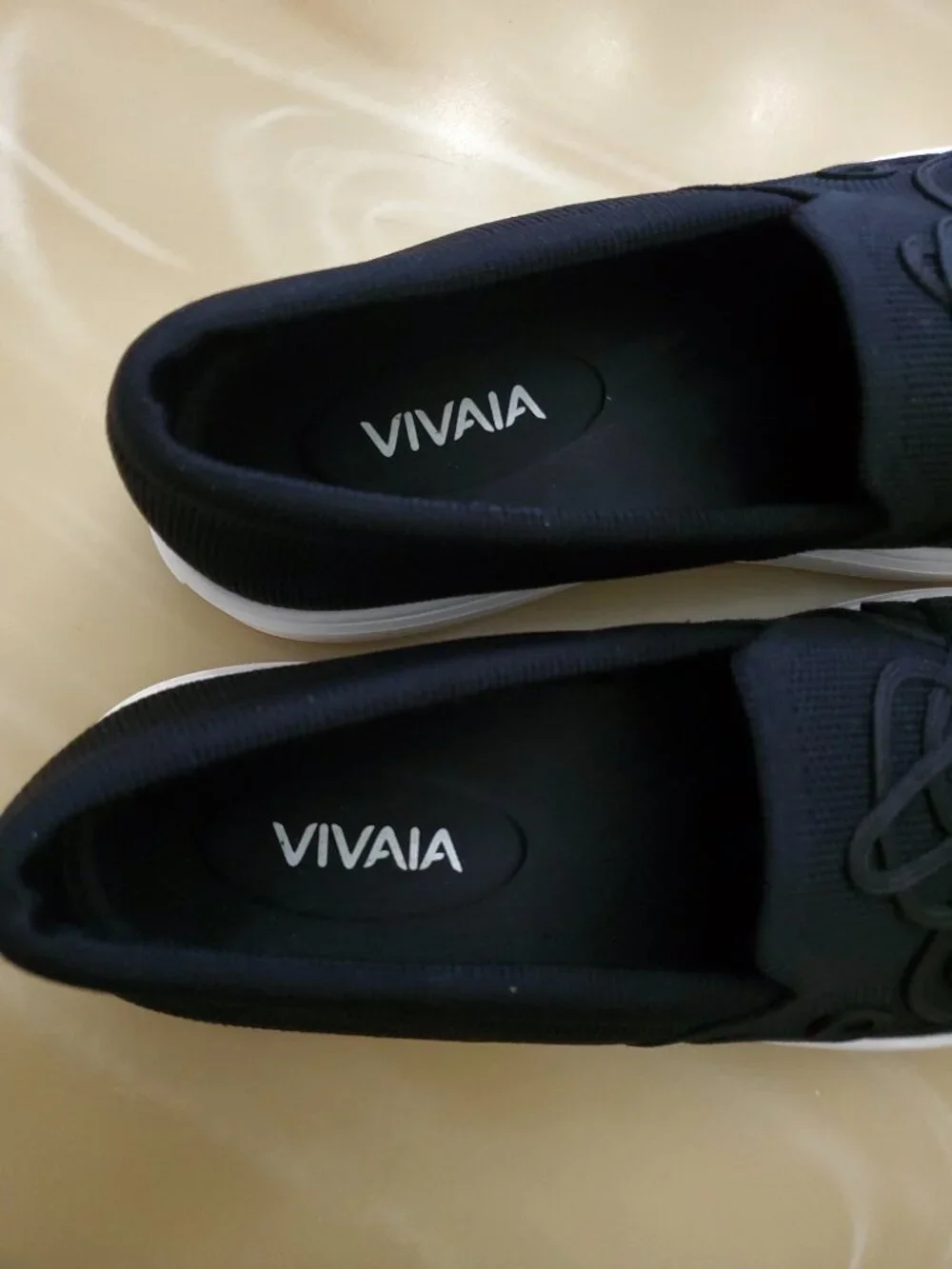 VIVAIA V-Tune Classic Slip-On Embroidered Sneakers Size 8 (39)